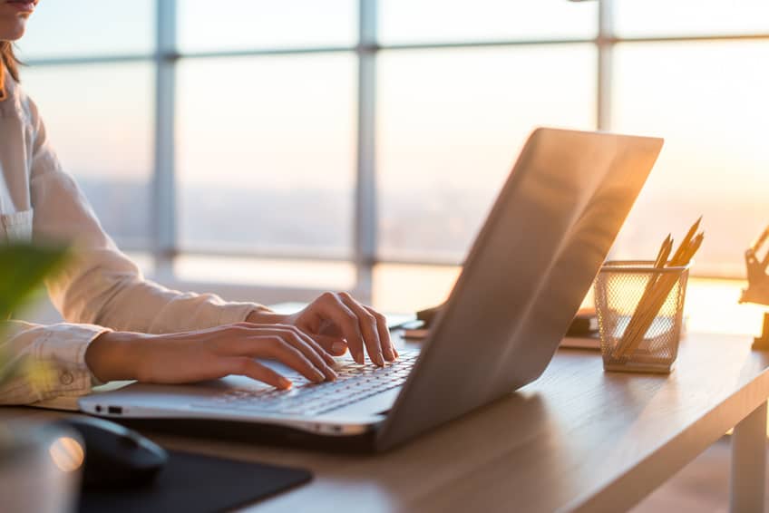 sieben-tipps-fuer-ein-gesuenderes-arbeiten-im-buero